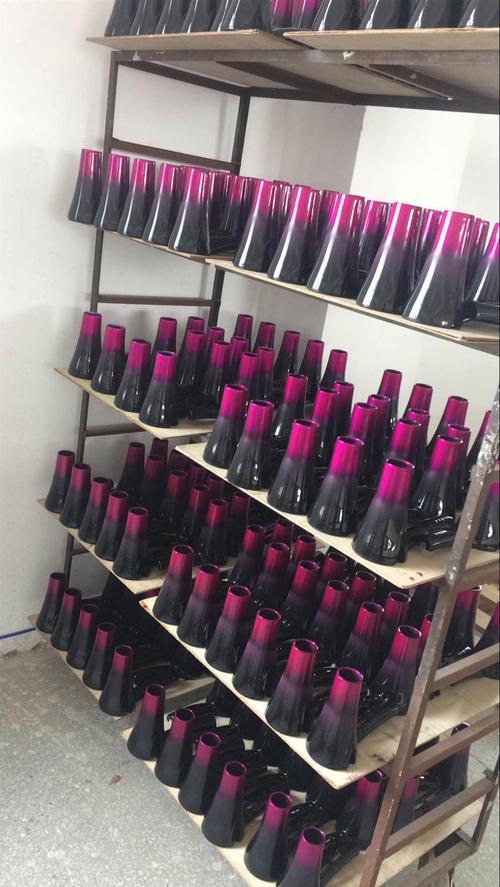 內(nèi)蒙古噴油加工廠與塑料制品產(chǎn)業(yè)探析